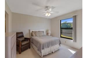 27 Plantation Drive 202, Vero Beach, FL 32966 - MLS#R11149021