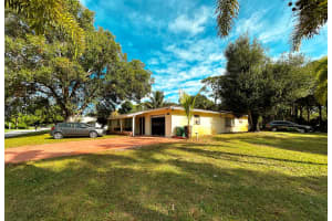 2510 Newport Drive, Fort Pierce, FL 34982 - MLS#R11149031