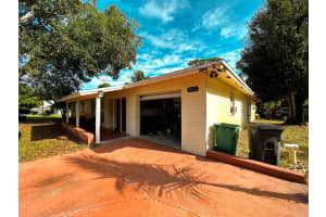 2510 Newport Drive, Fort Pierce, FL 34982 - MLS#R11149031