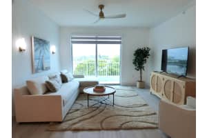 802 Windward Way, Lantana, FL 33462 - MLS#R11149135