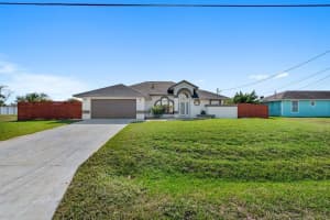 434 SW Jeanne Avenue, Port St Lucie, FL 34953 - MLS#R11149177