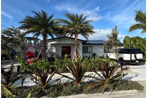 807 Hollywood Place, West Palm Beach, FL 33405 - MLS#R11149229