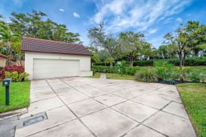 12 Ironwood Way N Palm Beach Gardens, FL 33418 - Off Market