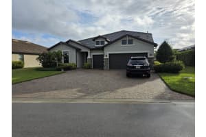 527 Se Vallarta Drive, Port Saint Lucie