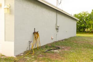 2325 SE Calcutta Circle, Port Saint Lucie, FL 34952 - MLS#R11149478