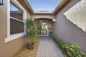 8638 Lineyard Cay, West Palm Beach, FL 33411 - MLS#R11149481