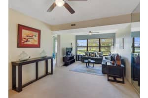 25 Plantation Drive 201, Vero Beach, FL 32966 - MLS#R11149695