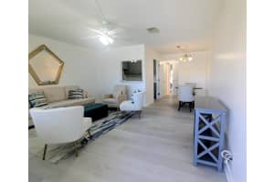 283 Sheffield L West Palm Beach, FL 33417 - Off Market