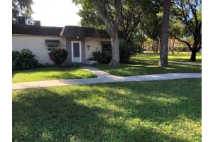 421 SW Natura Avenue E, Deerfield Beach, FL 33441 - MLS#R11149858