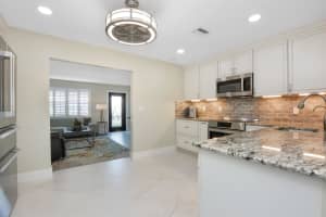 2390 SW 13th Avenue, Boynton Beach, FL 33426 - MLS#R11150028