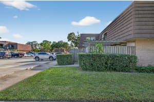 701 7th Lane, Palm Beach Gardens, FL 33418 - MLS#R11150054