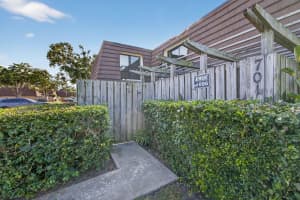 701 7th Lane, Palm Beach Gardens, FL 33418 - MLS#R11150054