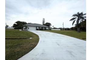 2092 SE Allamanda Drive, Port Saint Lucie, FL 34952 - MLS#R11150069