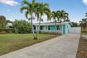 607 SE Cortez Avenue, Stuart, FL 34994 - MLS#R11150116