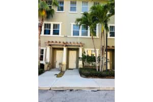 840 Marina Del Ray Lane 4, West Palm Beach, FL 33401 Sold 02/16/26
