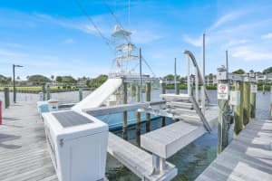 1660 Twelve Oaks Way 101 & 50 Ft. Dock & 30k L, North Palm Beach, FL 33408 - MLS#R11150169