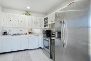 1203 S Lakes End Drive E-2, Fort Pierce, FL 34982 - MLS#R11150172