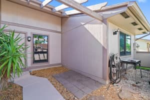 18 Winchmore Lane, Boynton Beach, FL 33426 - MLS#R11150239