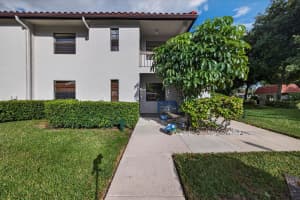 9187 Norte Lago 5i Boca Raton, FL 33428 - Off Market
