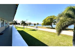 2102 Lake Osborne Drive 15, Lake Worth Beach, FL 33461 - MLS#R11150261