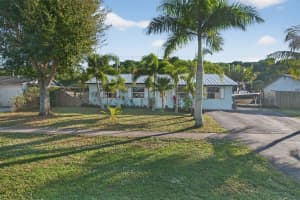 1206 Mohican Boulevard, Jupiter, FL 33458 - MLS#R11150263