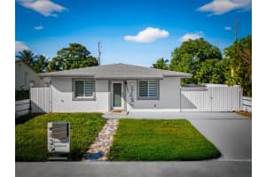 623 Pine Street, Lake Worth, FL 33460 - MLS#R11150385