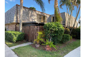 1011 Springdale Circle, Palm Springs, FL 33461 - MLS#R11150416