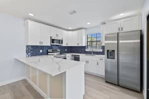 7471 SE Jamestown Terrace, Hobe Sound, FL 33455 - MLS#R11150463