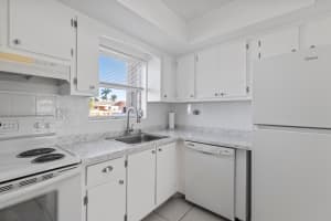 2727 Dudley Drive W G, West Palm Beach, FL 33415 - MLS#R11150509