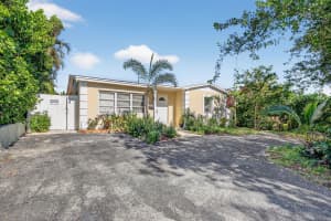 831 30th Court, West Palm Beach, FL 33407 - MLS#R11150518