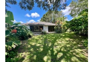 2617 SW Chestnut Lane, Port Saint Lucie, FL 34953 - MLS#R11150542