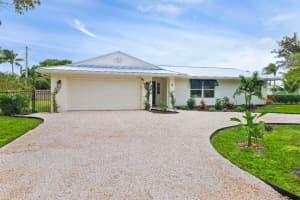 9 W Riverside Drive, Jupiter, FL 33469 - MLS#R11150677