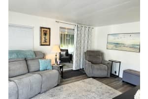 10 SE La Mesa, Port Saint Lucie, FL 34952 - MLS#R11150722