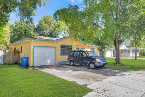 713 NE 35th Street, Oakland Park, FL 33334 - MLS#R11150741