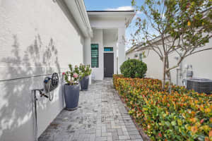 180 SE Via Bisento, Port St Lucie, FL 34952 - MLS#R11150765