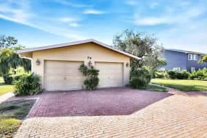 74 Aqua Lane, North Fort Myers, FL 33903 - MLS#R11150888