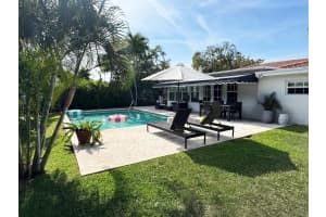 360 Alhambra Place, West Palm Beach, FL 33405 - MLS#R11150903