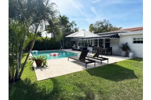 360 Alhambra Place, West Palm Beach, FL 33405 - MLS#R11150905