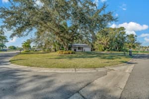 2385 6th Avenue SW, Vero Beach, FL 32962 - MLS#R11150958