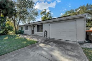 2385 6th Avenue SW, Vero Beach, FL 32962 - MLS#R11150958