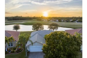 558 Waverly Circle, Port Saint Lucie, FL 34983 - MLS#R11150963