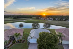 558 Waverly Circle, Port Saint Lucie, FL 34983 - MLS#R11150963