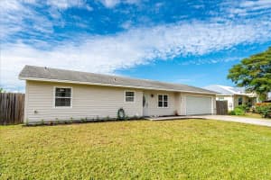 1972 SE Esterbrook Street, Port Saint Lucie, FL 34983 - MLS#R11150978