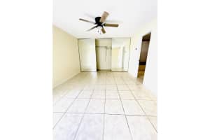 635 Executive Center Drive M202, West Palm Beach, FL 33401 - MLS#R11151069