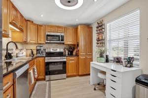 3960 Oaks Clubhouse Drive 504 Pompano Beach, FL 33069 - Off Market