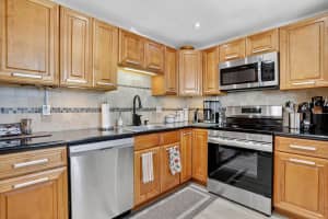 3960 Oaks Clubhouse Drive 504 Pompano Beach, FL 33069 - Off Market