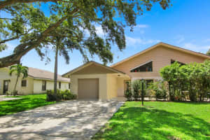 2046 Cove Lane, North Palm Beach, FL 33408 Sold 01/30/26