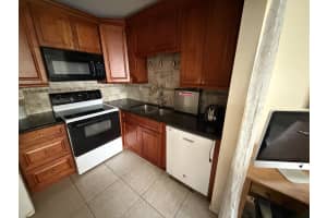 7 Flanders A, Delray Beach, FL 33484 - MLS#R11151260