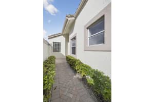 6375 Three Lakes Lane, Boynton Beach, FL 33437 - MLS#R11151447