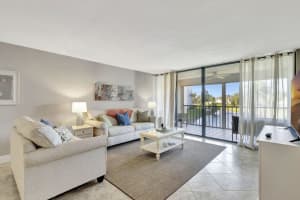 2400 Ocean Drive, Fort Pierce, FL 34949 - MLS#R11151506